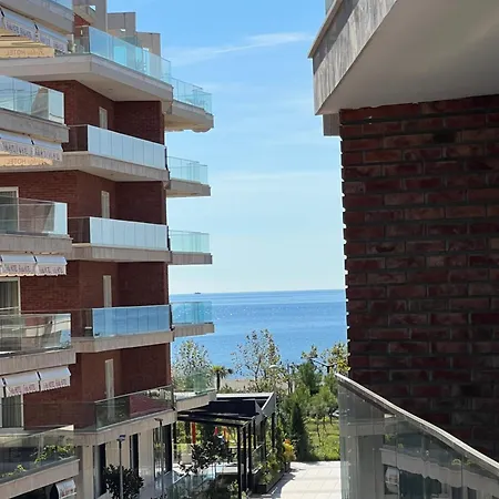 Modern Fishta Q5 22 アパート